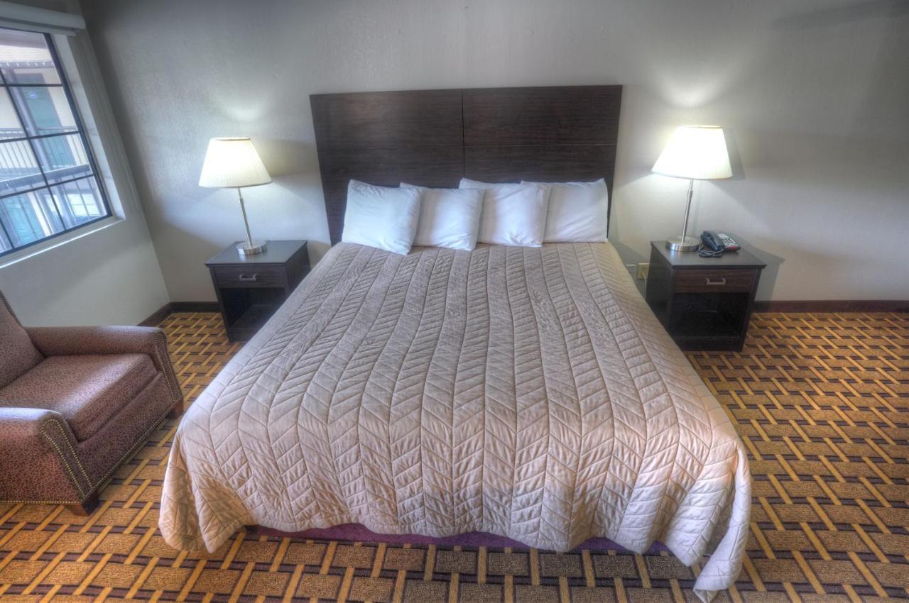 Amerivu Inn & Suites - Helen - Downtown Eksteriør billede