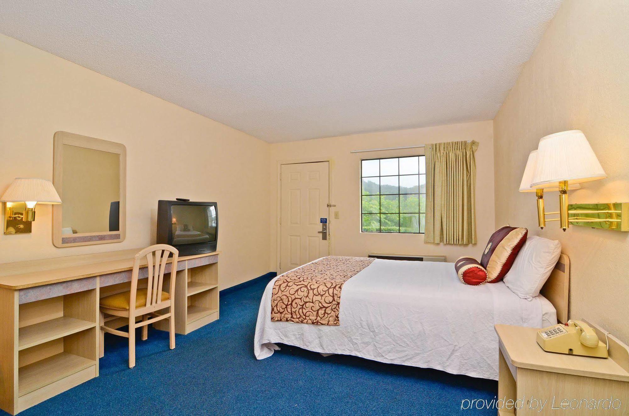 Amerivu Inn & Suites - Helen - Downtown Værelse billede
